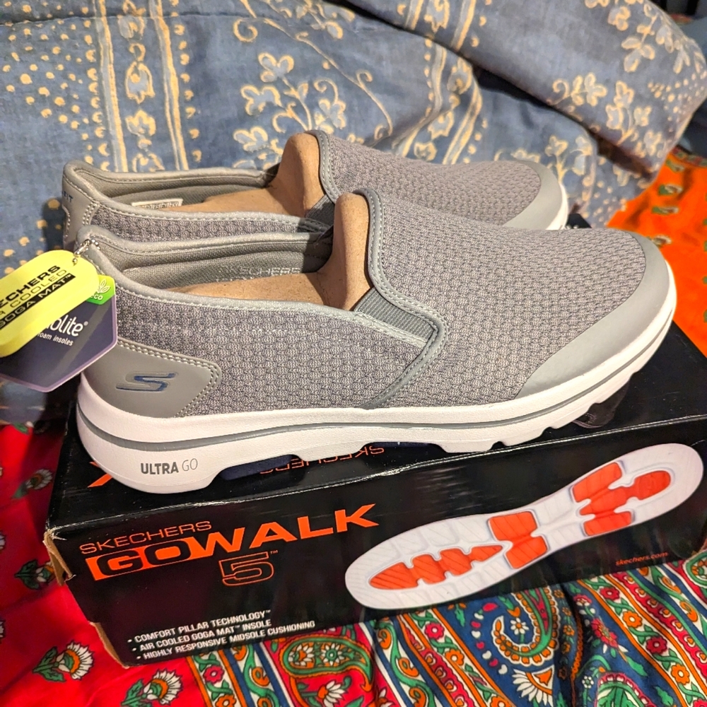Sketchers Go Walk 5 Sneakers